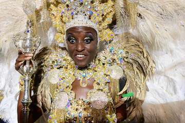 El diseñador teldense Nauzet Afonso vuela con éxito en el Carnaval capitalino (Foto TA)